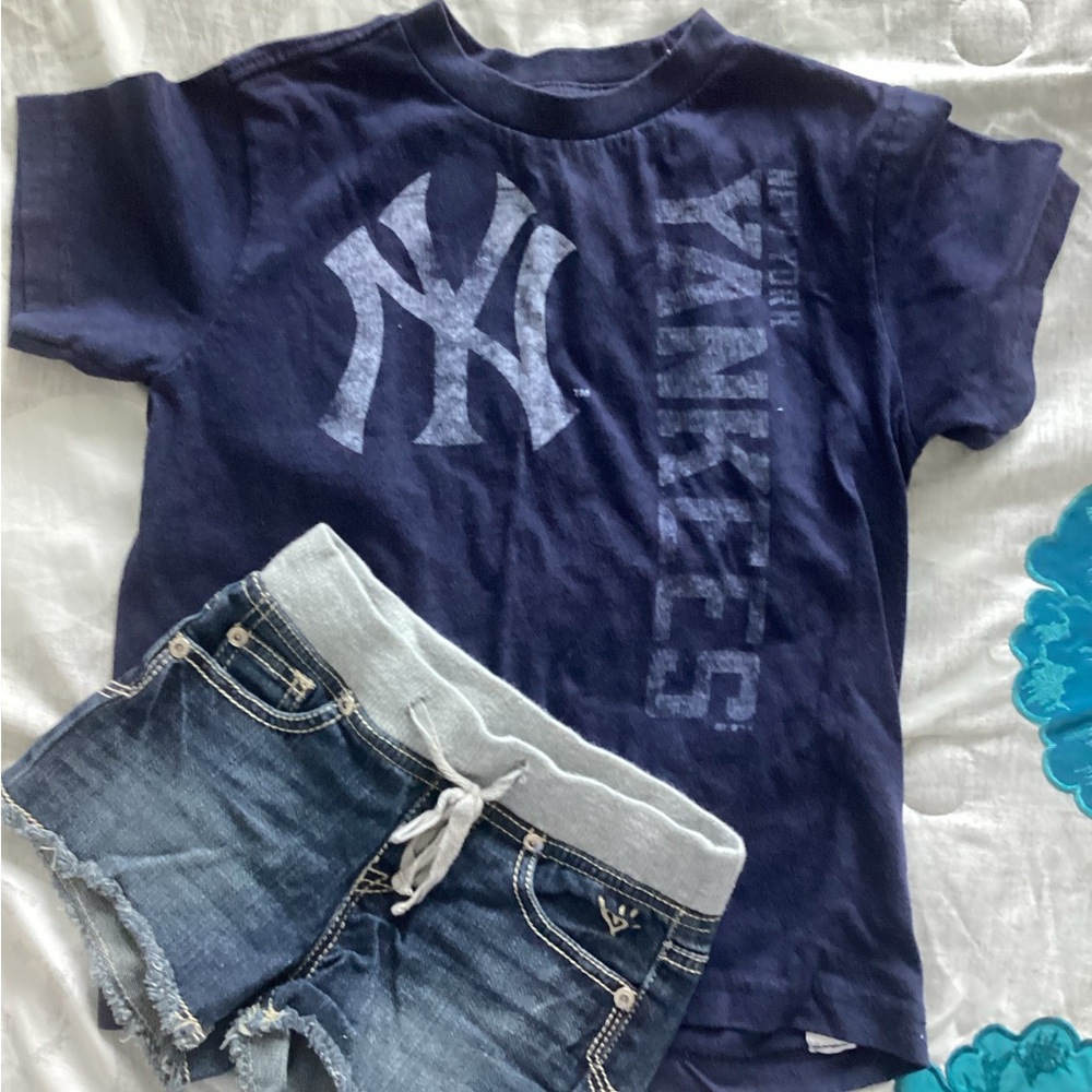 Kids Navy Yankees Short Sleeve Tee and shorts Set